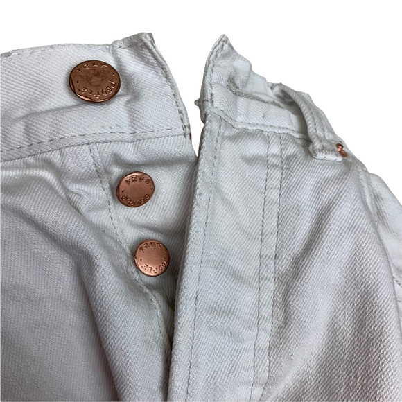 We The Free Daisy Chain Distressed Crochet Lace Button Fly High Waist Shorts 26 - Picture 5 of 8